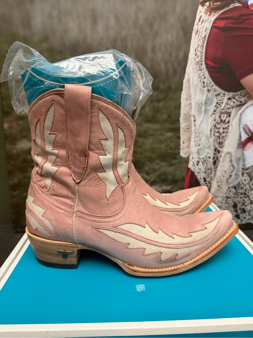 Lane “Walk the Line” Bootie in Blush Size 9.5